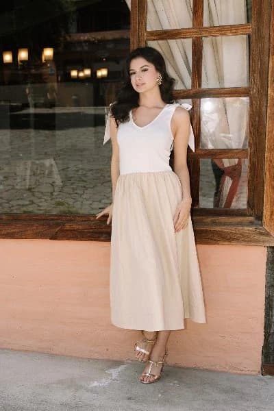 Vestido Beige con Blanco